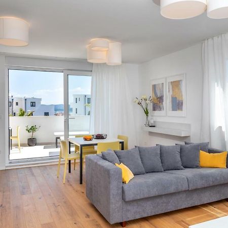 Luxury Apartment La Mer Murter Buitenkant foto