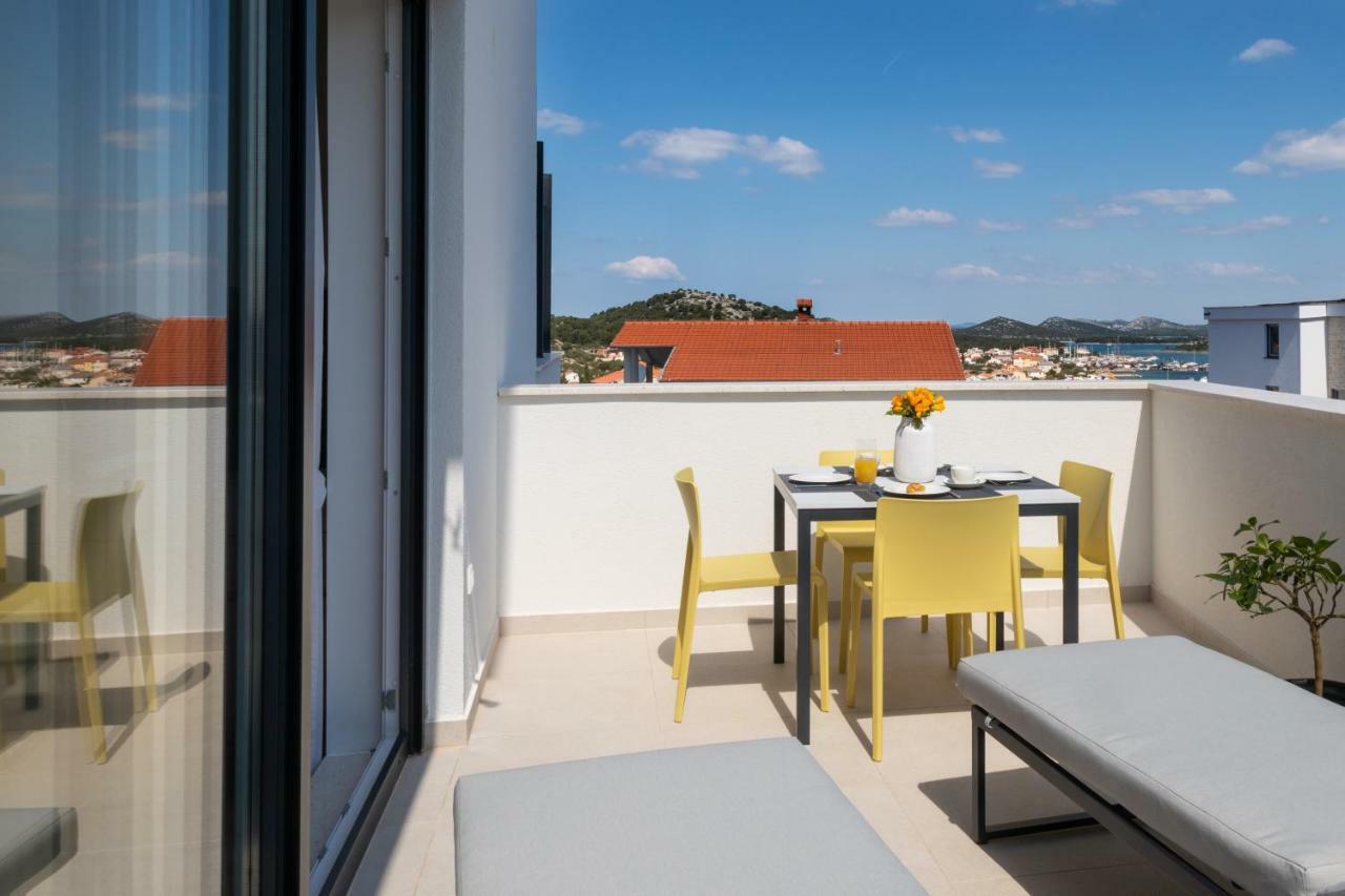 Luxury Apartment La Mer Murter Buitenkant foto