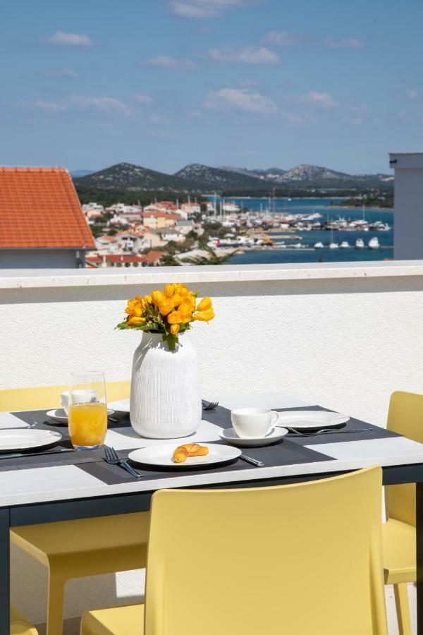 Luxury Apartment La Mer Murter Buitenkant foto