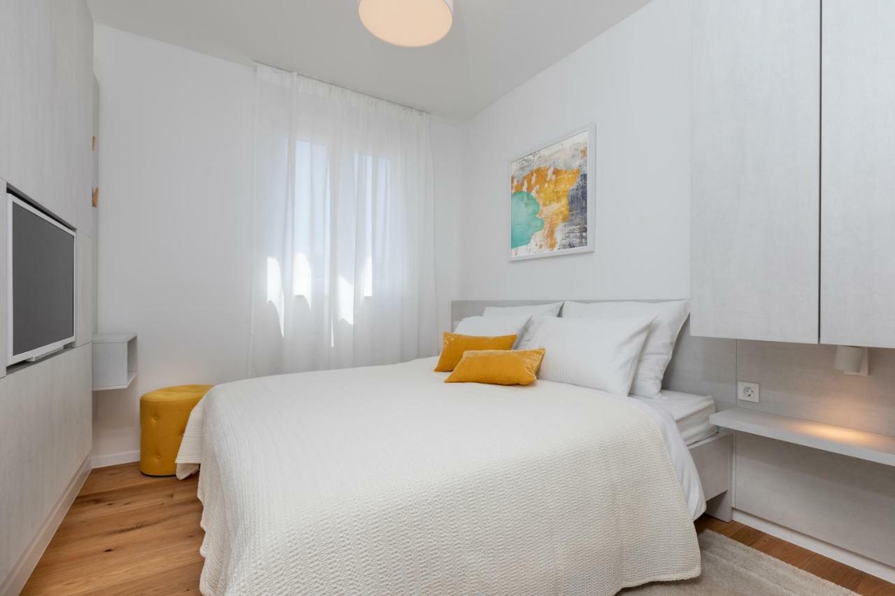 Luxury Apartment La Mer Murter Buitenkant foto